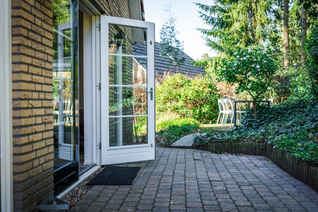 Luxe Vakantiehuis In Het Bos Met Jacuzzi En Sauna لونتيرين المظهر الخارجي الصورة
