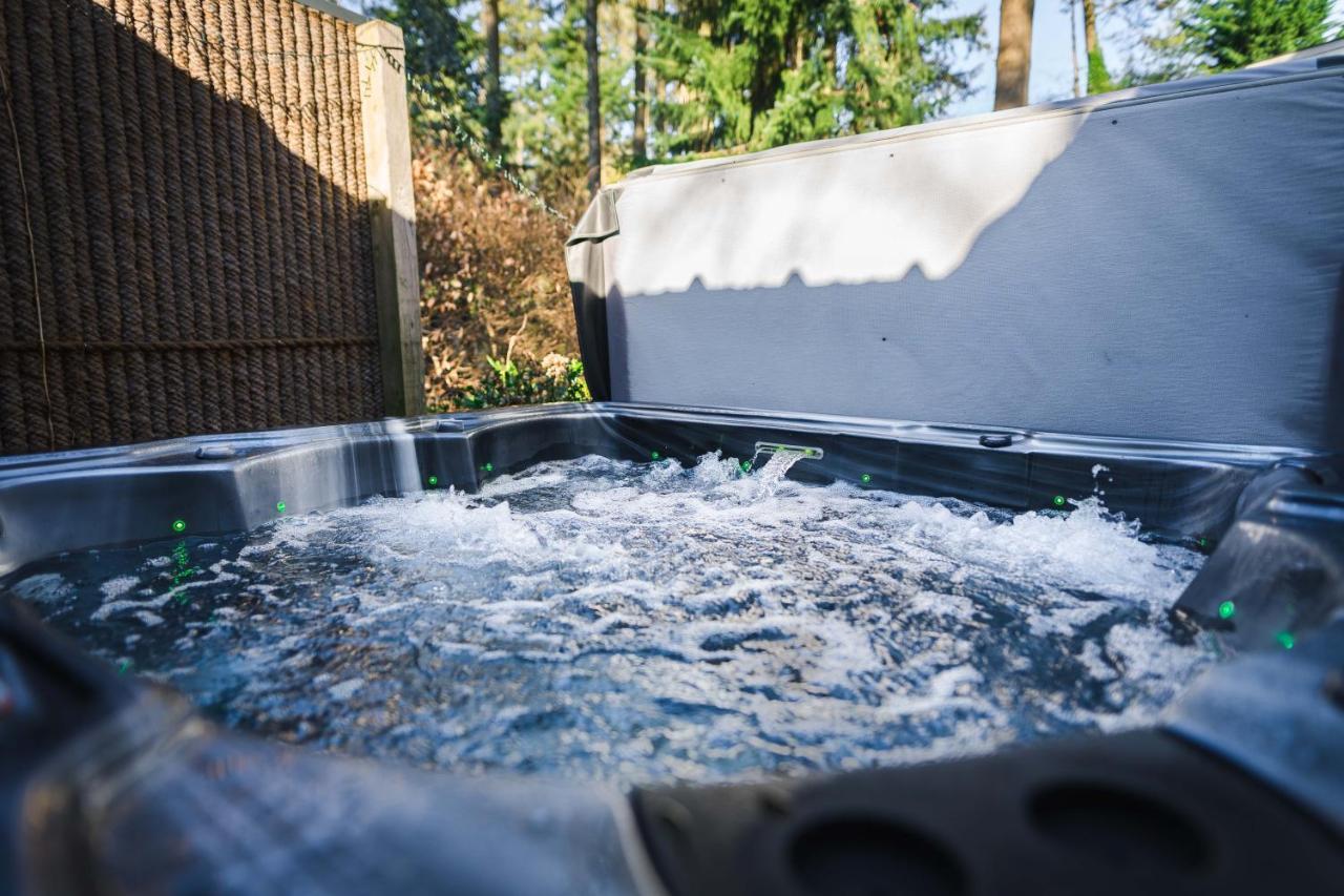 Luxe Vakantiehuis In Het Bos Met Jacuzzi En Sauna لونتيرين المظهر الخارجي الصورة